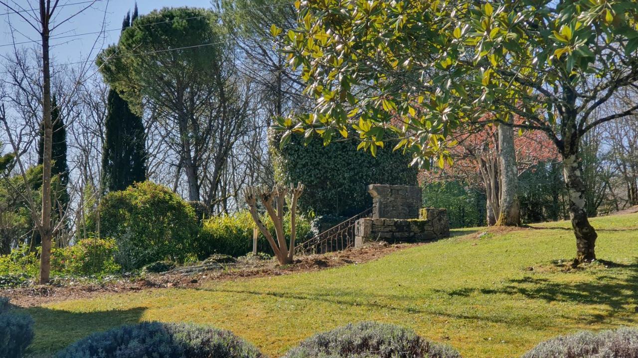 Domaine Du Cardou Hotel Puy-lʼÉvêque Bagian luar foto
