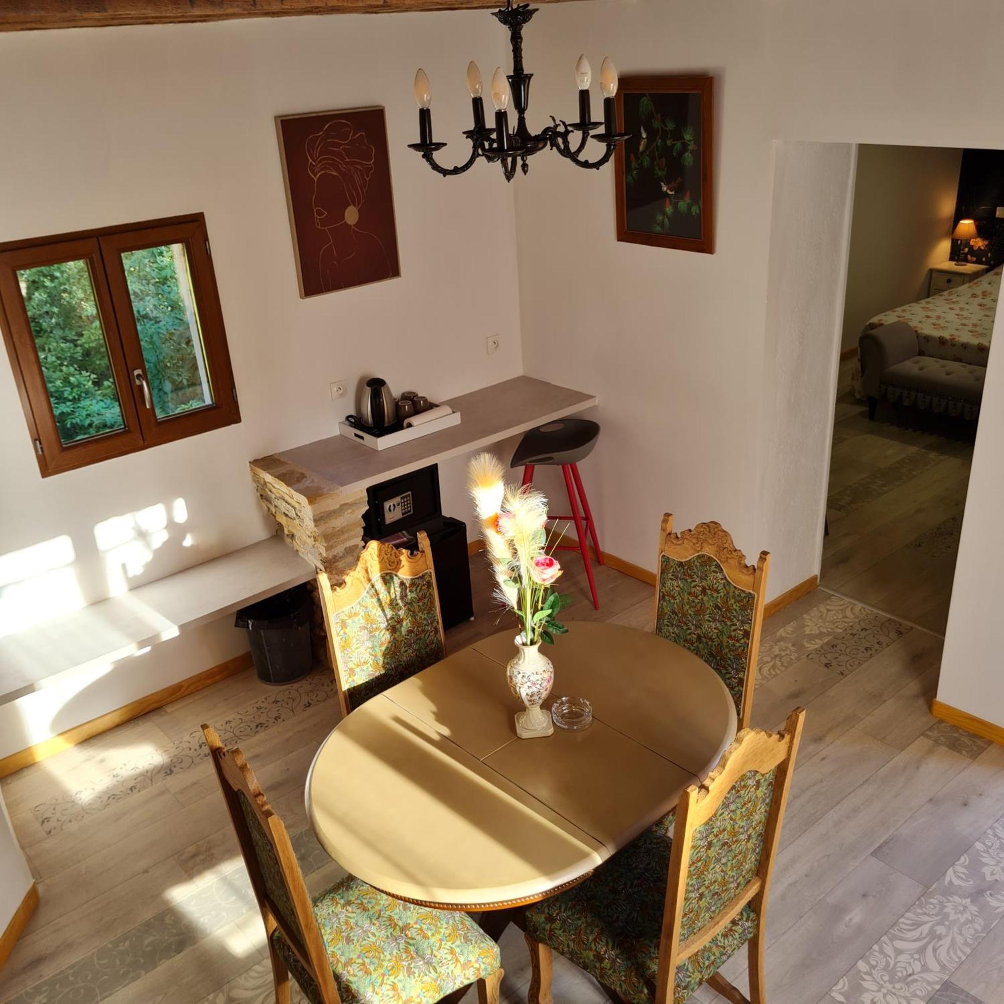 Domaine Du Cardou Hotel Puy-lʼÉvêque Bagian luar foto
