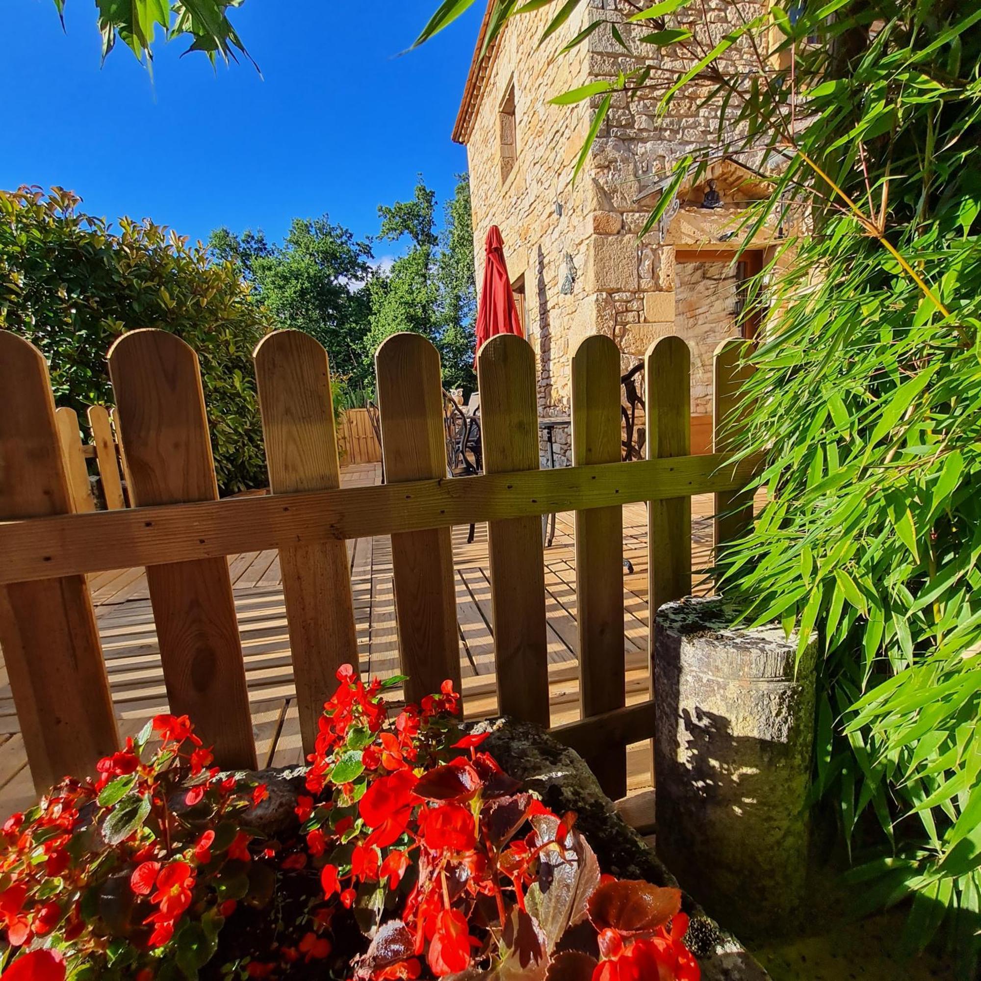 Domaine Du Cardou Hotel Puy-lʼÉvêque Bagian luar foto