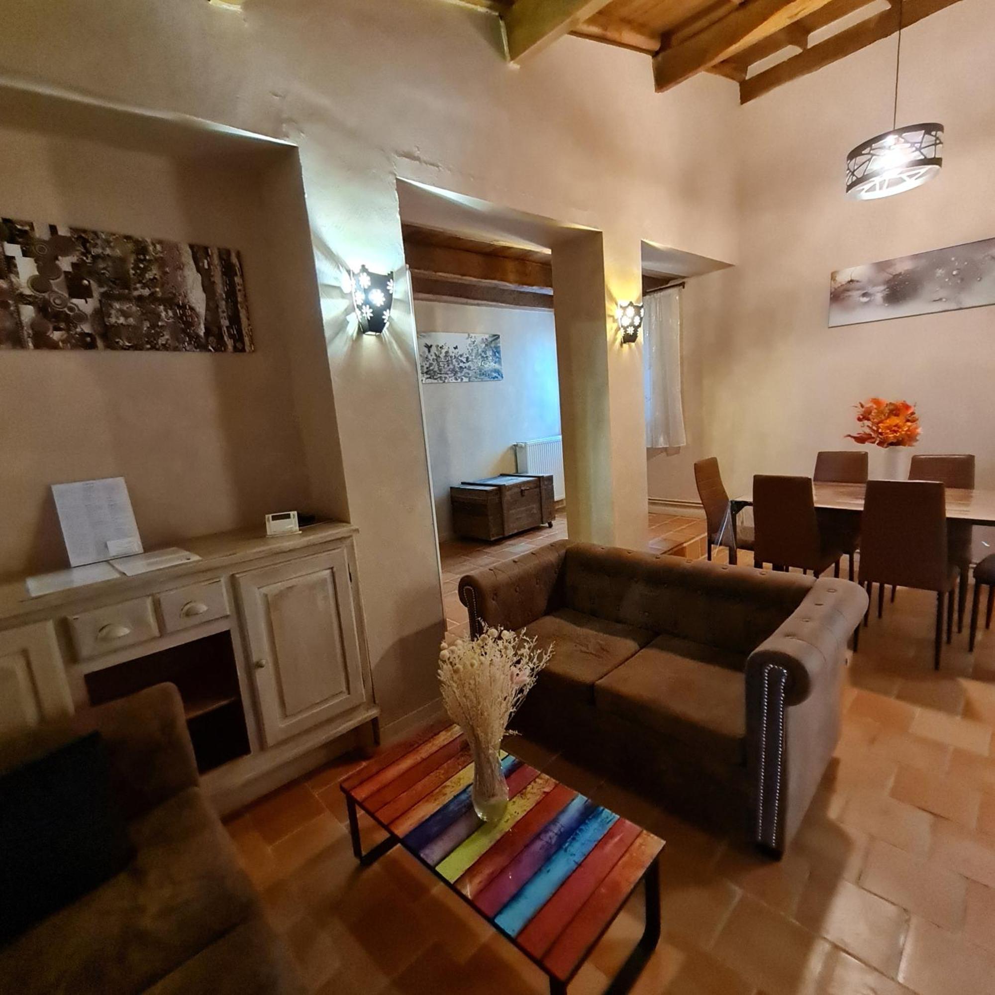 Domaine Du Cardou Hotel Puy-lʼÉvêque Bagian luar foto